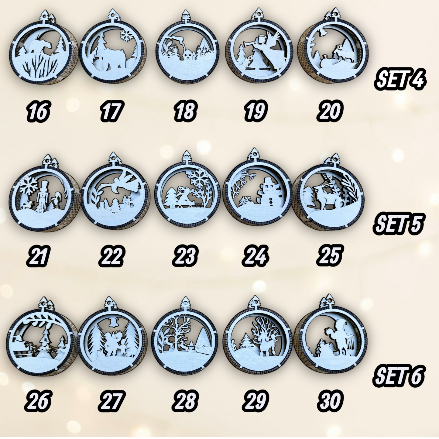 Houten kerstballen met verschillende taferelen