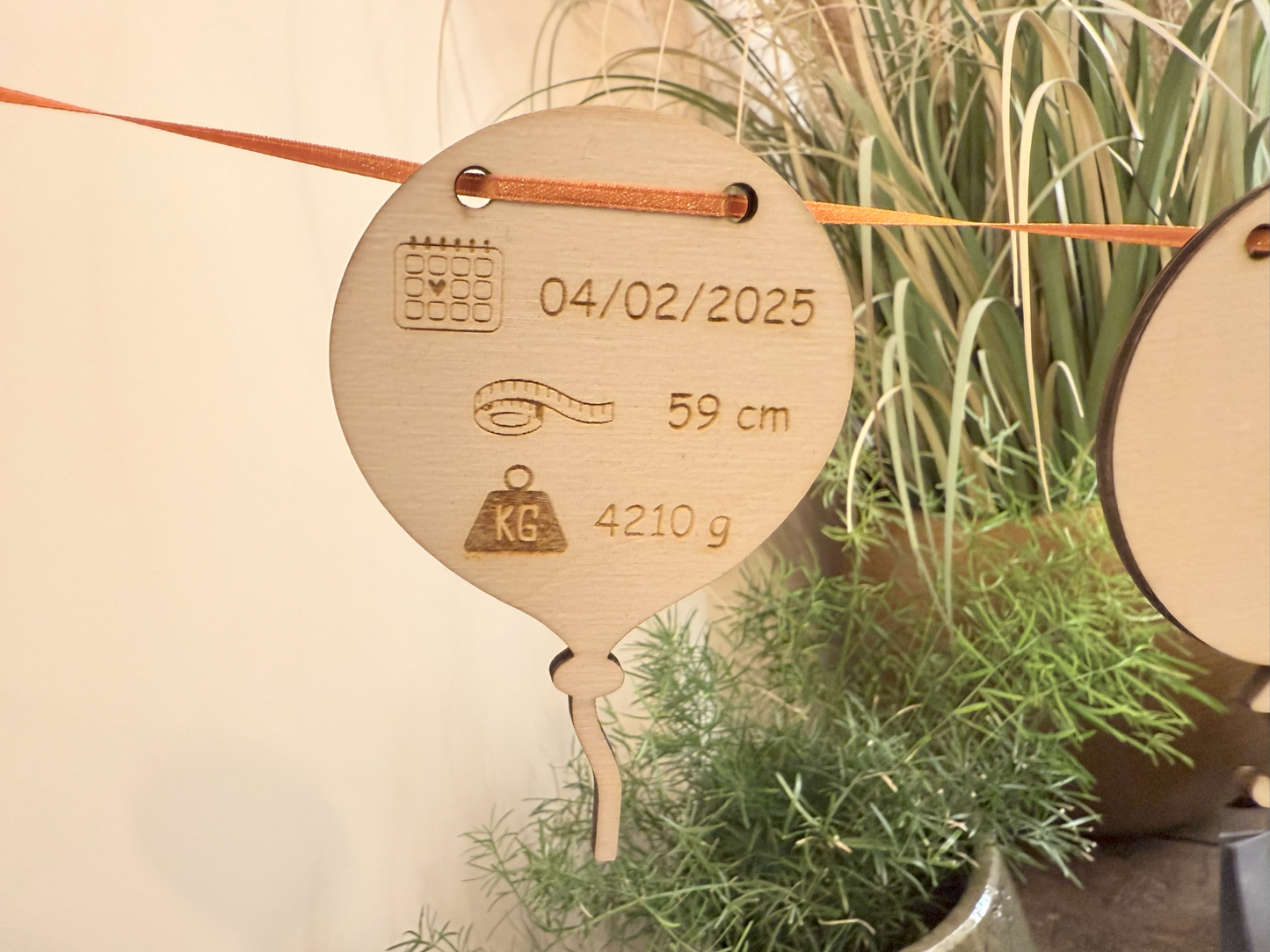 houten ballonnetje met geboortegegevens